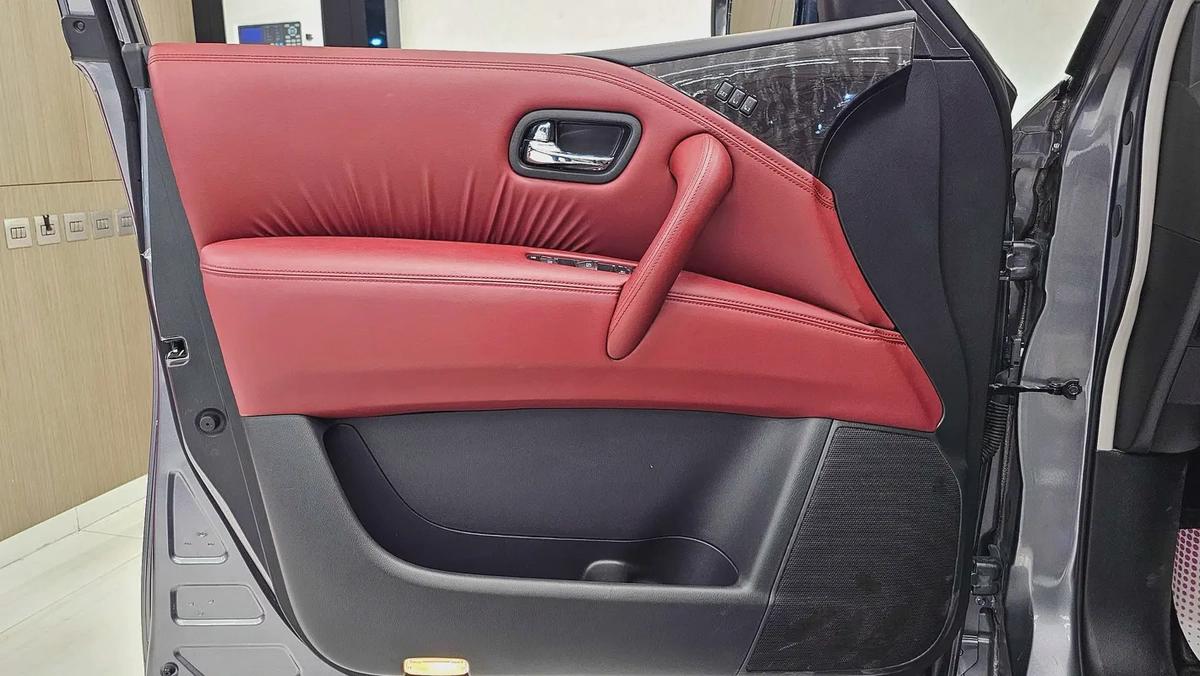 NISSAN - PATROL - LE PLATINUM - V 8 - 2024 MODEL - GCC SPECS - 18000KM - GREY COLOR-7-7