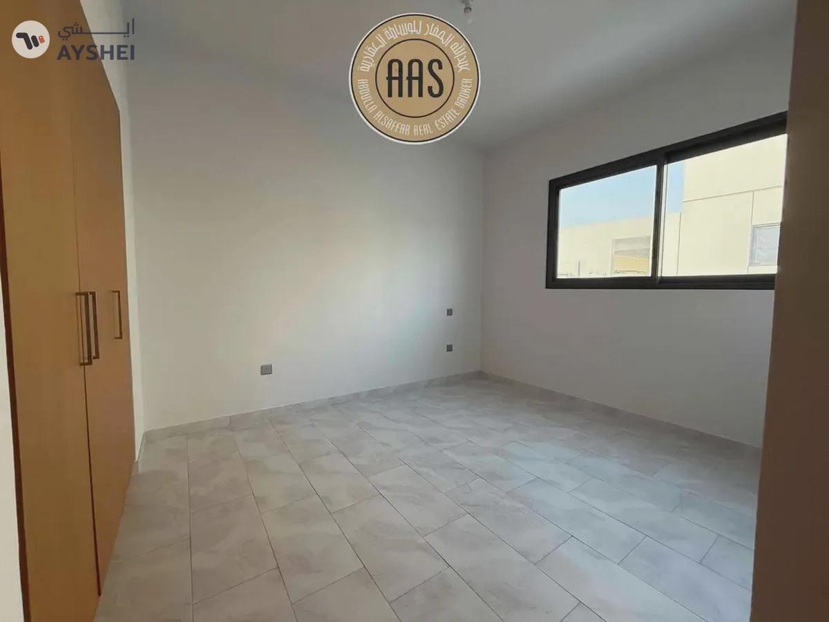 Single Row 4BR Townhouse Villa Available For Rent in Villanova-1-1