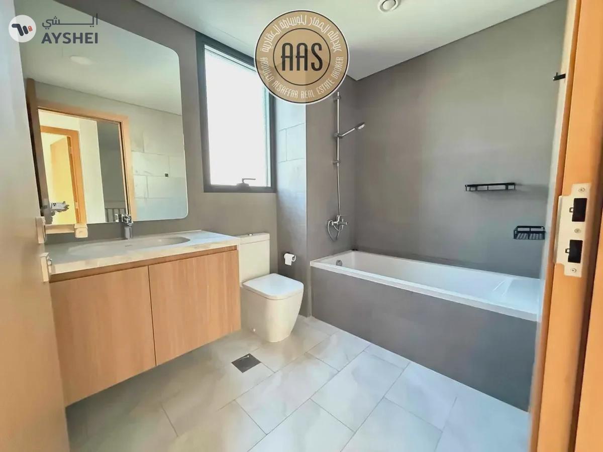 Single Row 4BR Townhouse Villa Available For Rent in Villanova-5-5