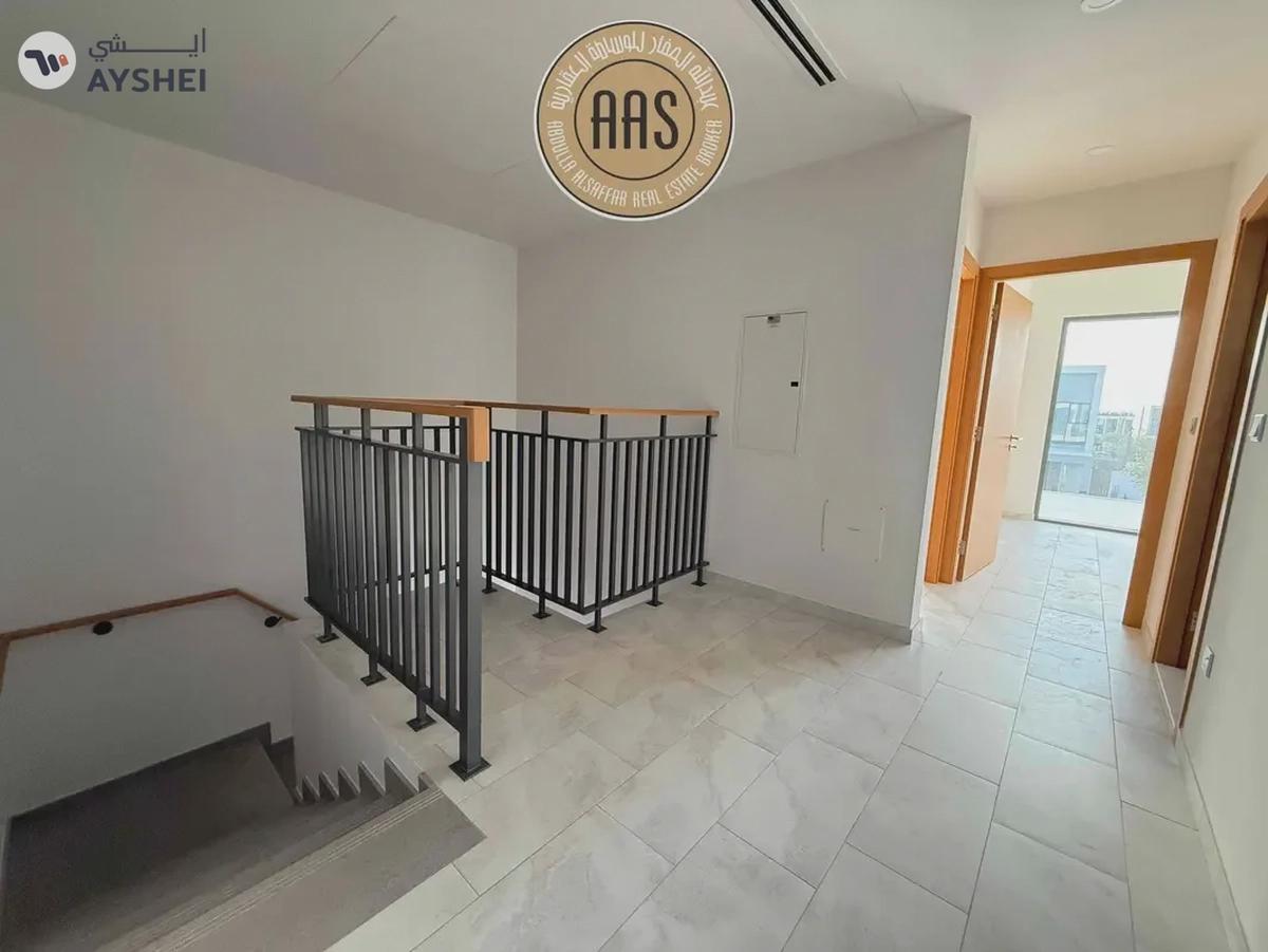 Single Row 4BR Townhouse Villa Available For Rent in Villanova-9-9