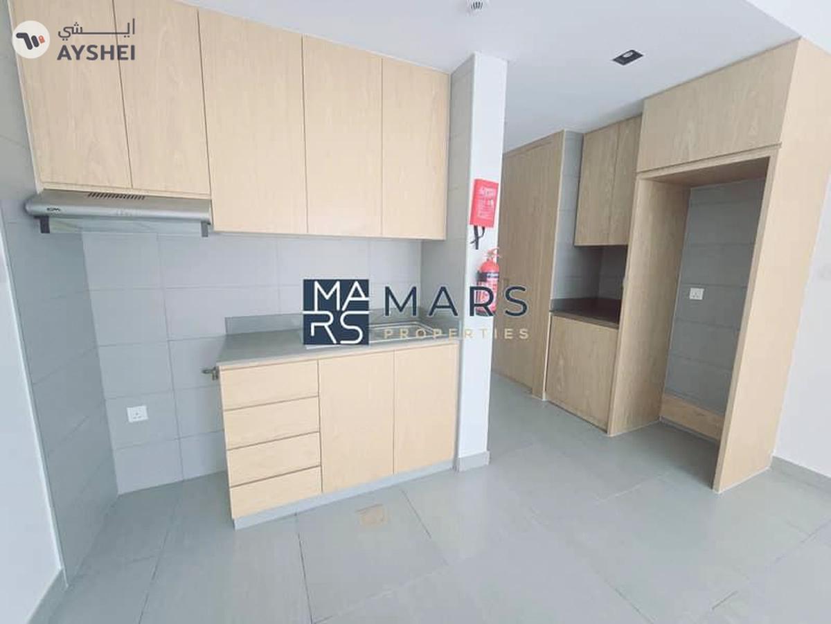 Balcony Studio | Apartment | Open Wide View | Corner Unit-14-14