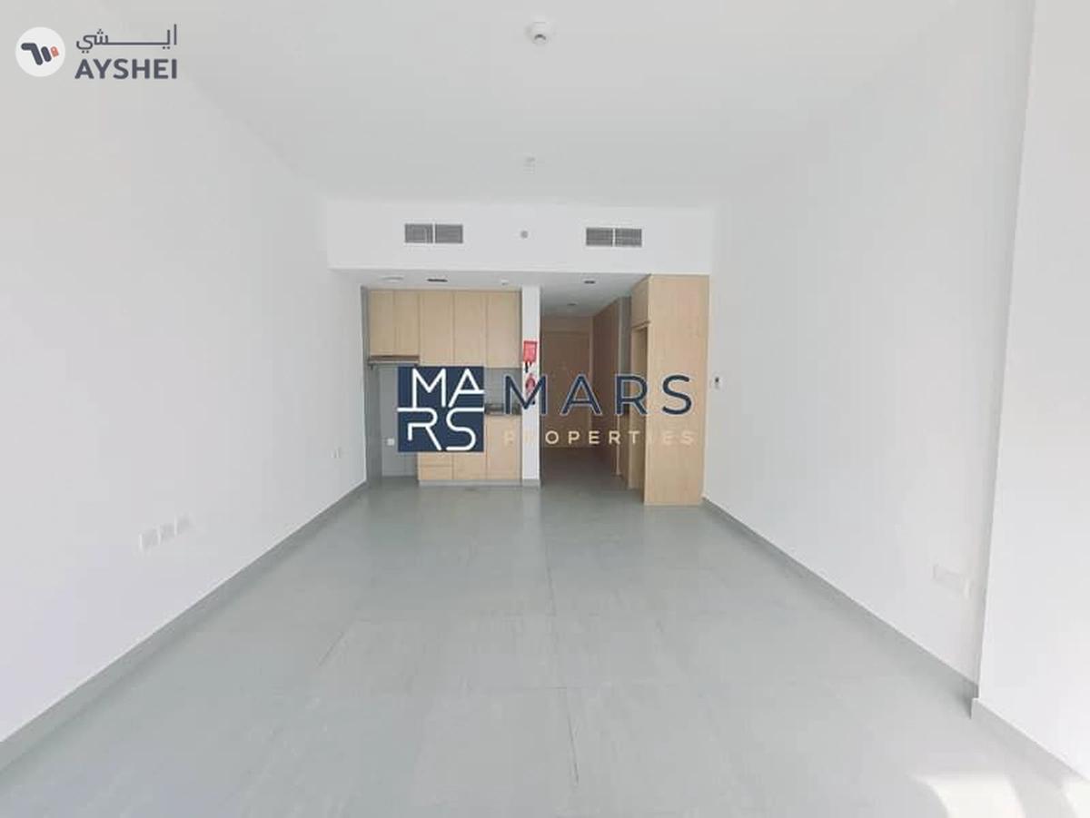 Balcony Studio | Apartment | Open Wide View | Corner Unit-18-18