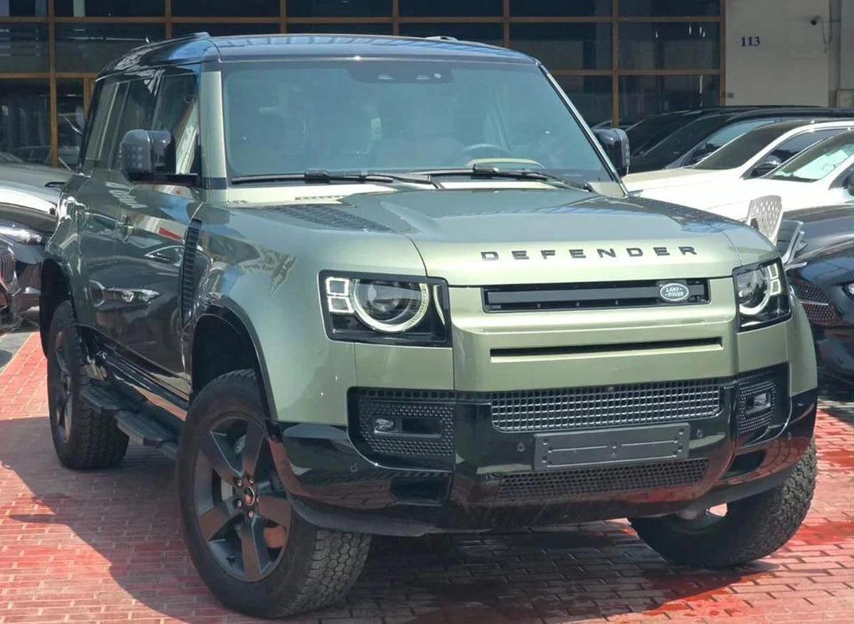 Land Rover Defender P400 90 X-Dynamic HSE 3.0L (5 Seater) X Dynamic HSE Under Warranty 2025 5 Seater-5-5