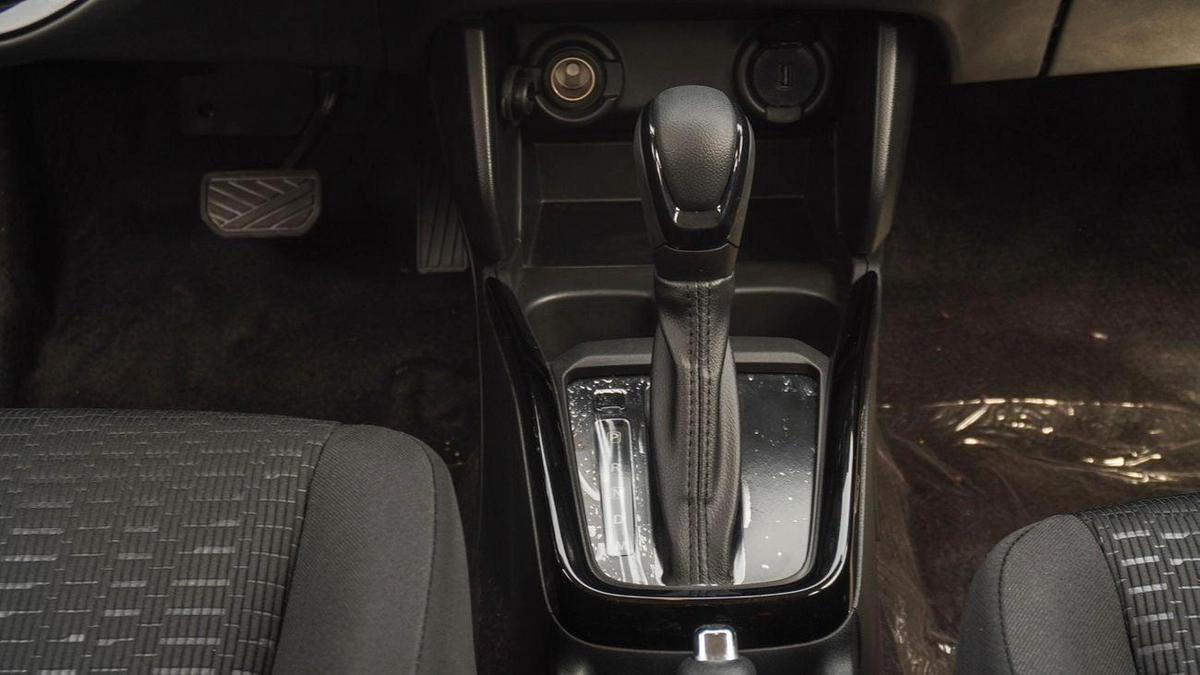 Suzuki Swift Brand New Suzuki Swift 2026 1.2L FWD Petrol |White/Black |N-SWI12- P-26 |FOR EXPORT-10-10