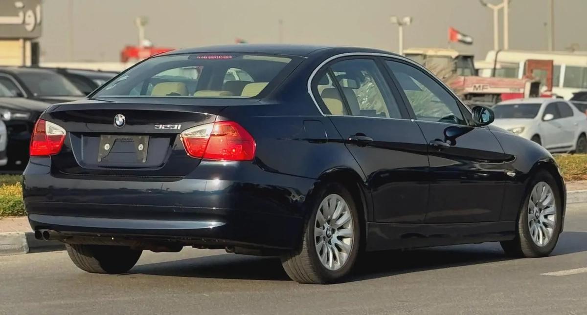 BMW 323i | 2006 | BEIGE INTERIOR | JAPAN IMPORT | CLEAN TITLE |-4-4