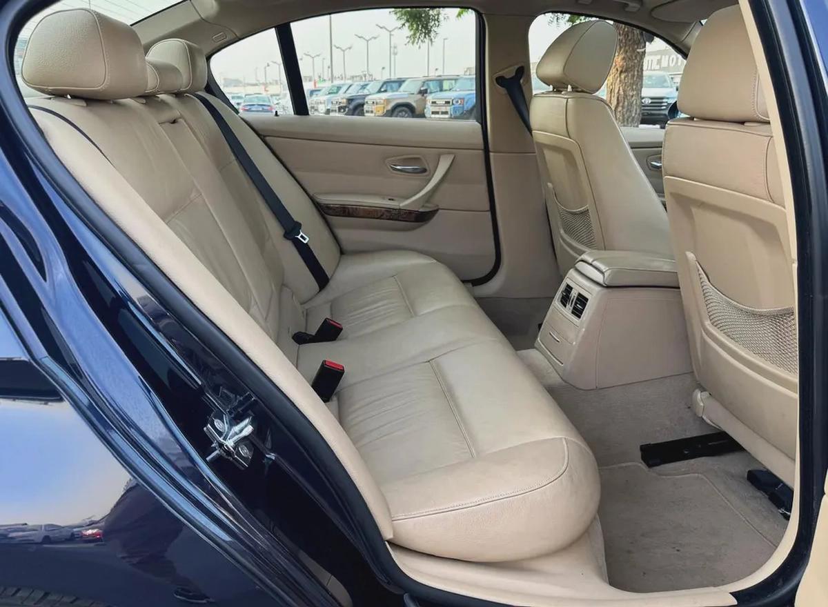 BMW 323i | 2006 | BEIGE INTERIOR | JAPAN IMPORT | CLEAN TITLE |-15-15