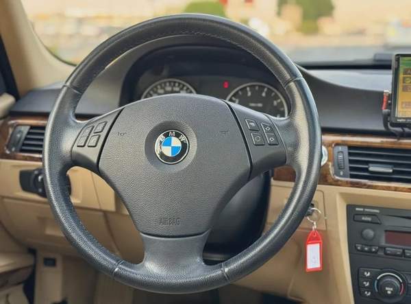 BMW 323i | 2006 | BEIGE INTERIOR | JAPAN IMPORT | CLEAN TITLE |