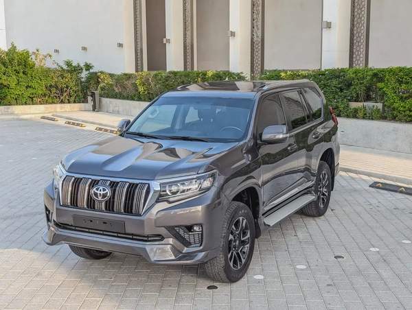 TOYOTA PRADO 2010 FACELIFTED 2023 WITH INTERIOR AND EXTERIOR GCC FULL OPTION IN EXCELLENT CONDITION