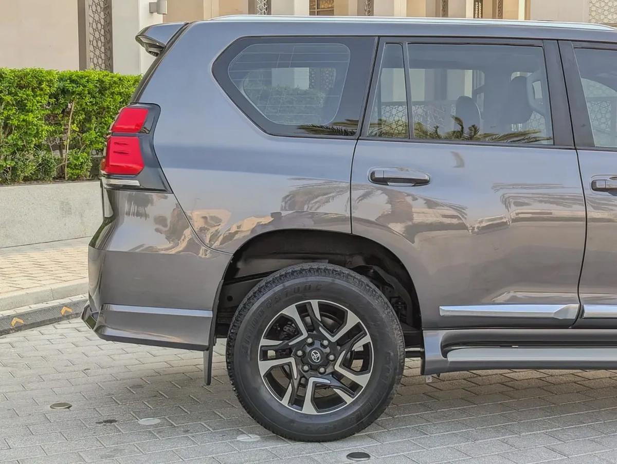 TOYOTA PRADO 2010 FACELIFTED 2023 WITH INTERIOR AND EXTERIOR GCC FULL OPTION IN EXCELLENT CONDITION-9-9