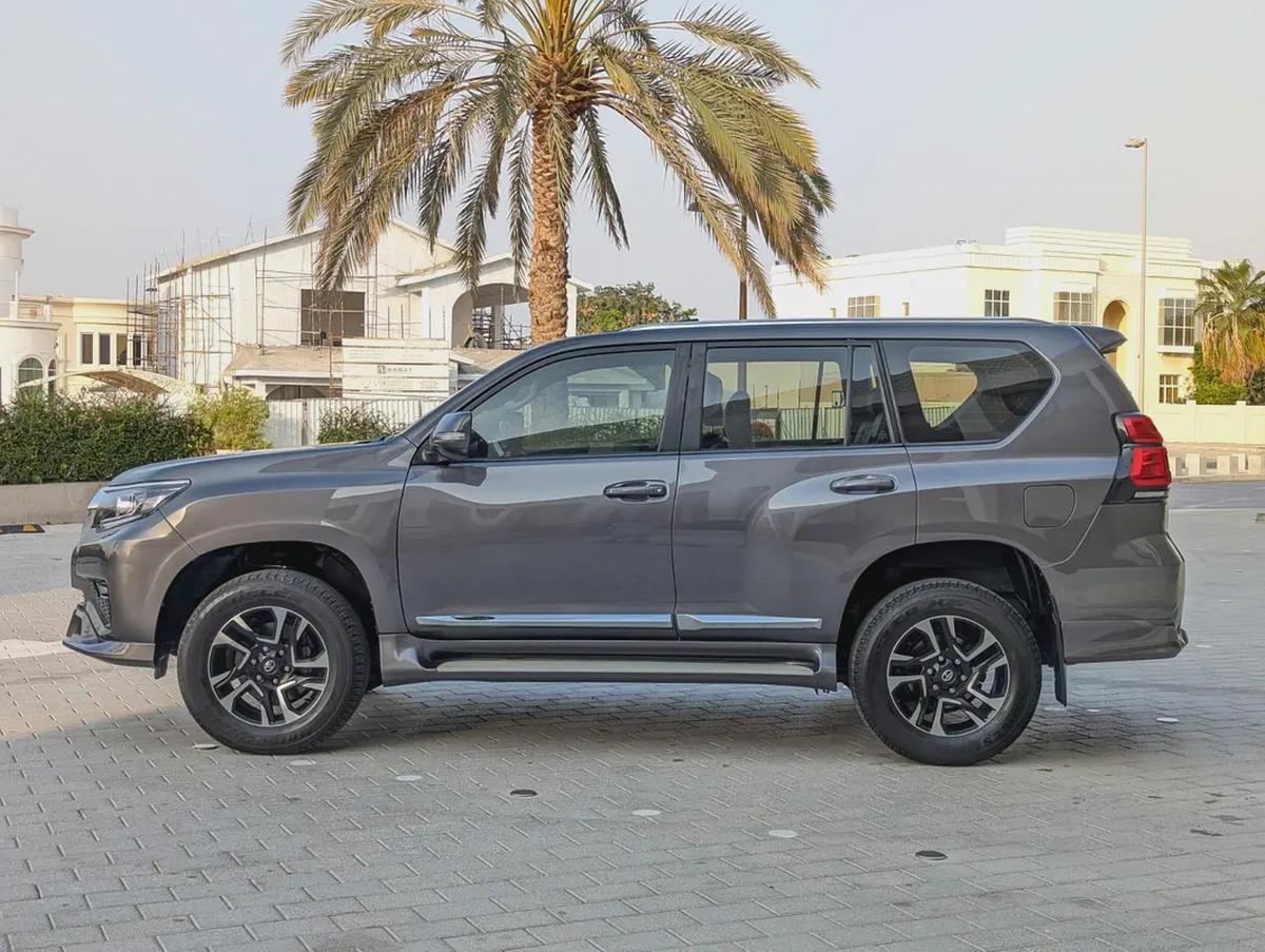 TOYOTA PRADO 2010 FACELIFTED 2023 WITH INTERIOR AND EXTERIOR GCC FULL OPTION IN EXCELLENT CONDITION-14-14