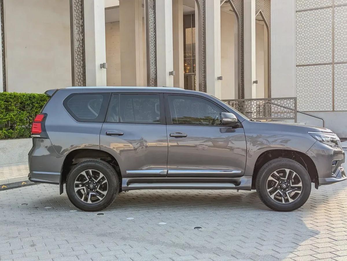 TOYOTA PRADO 2010 FACELIFTED 2023 WITH INTERIOR AND EXTERIOR GCC FULL OPTION IN EXCELLENT CONDITION-15-15