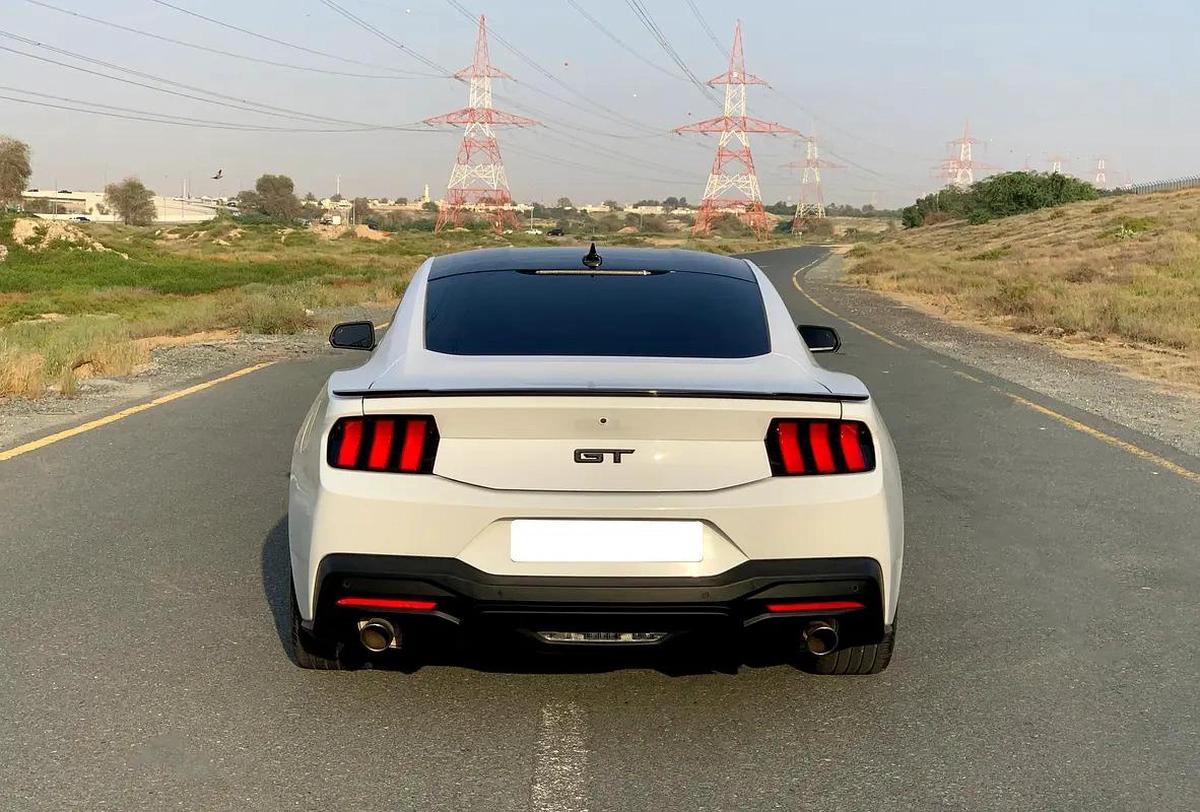 Ford Mustang GT-14-14