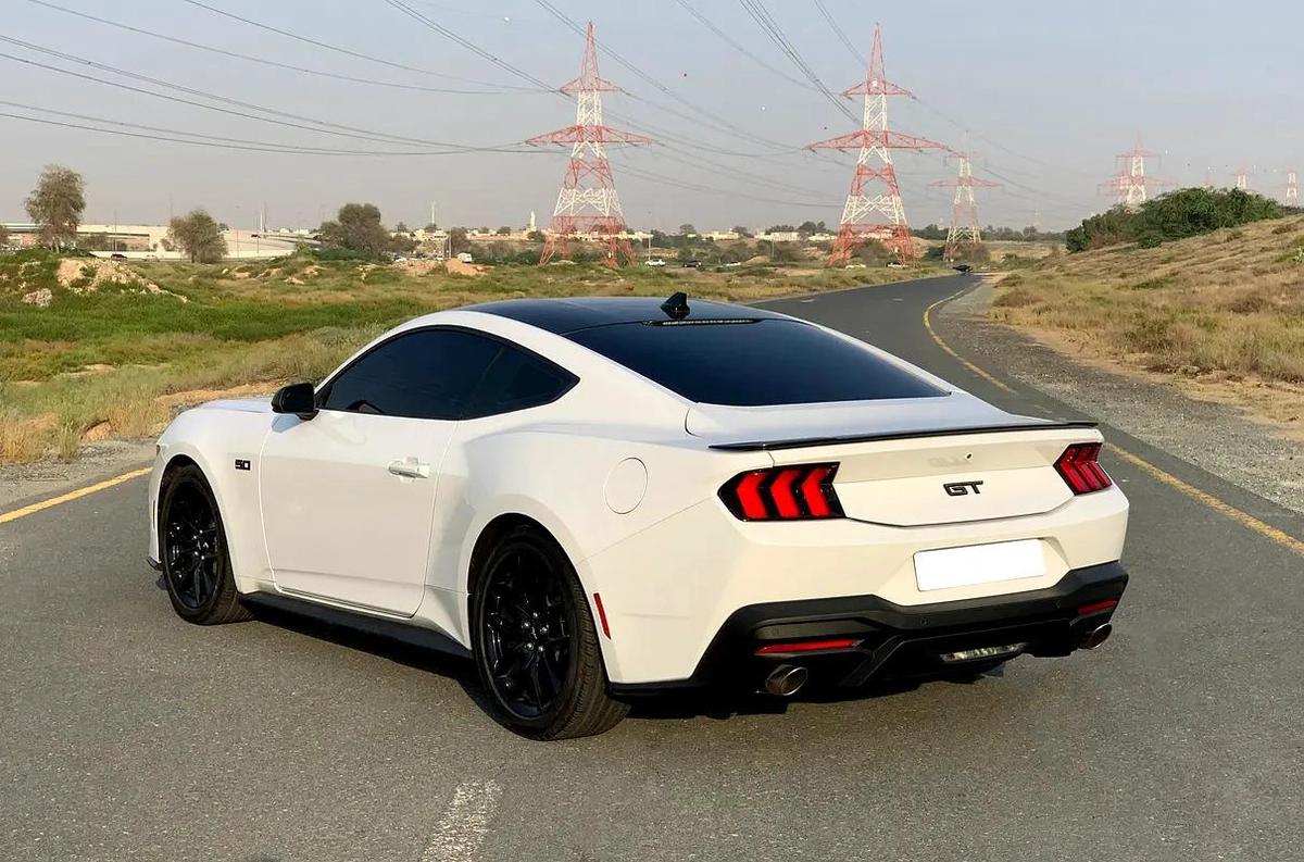 Ford Mustang GT-10-10