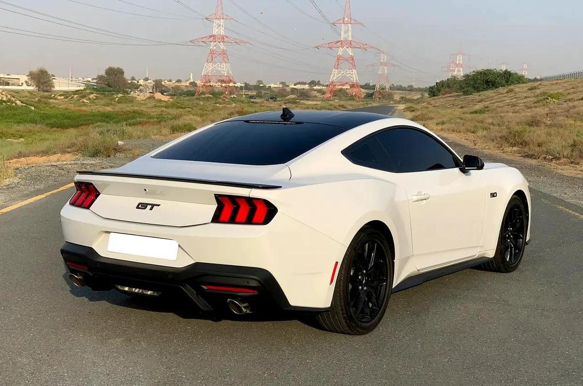 Ford Mustang GT-12-12
