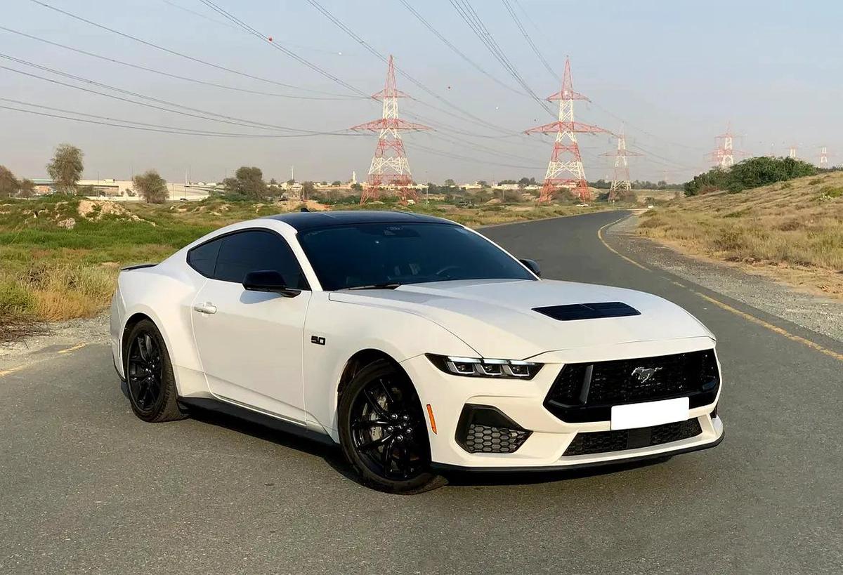Ford Mustang GT-6-6