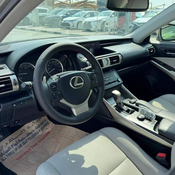 IS300 AWD 2016 | SILVER ( REF-ACD )