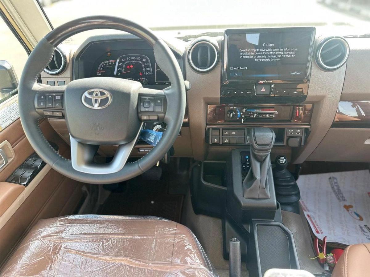 Toyota Land Cruiser Pick Up-4-4