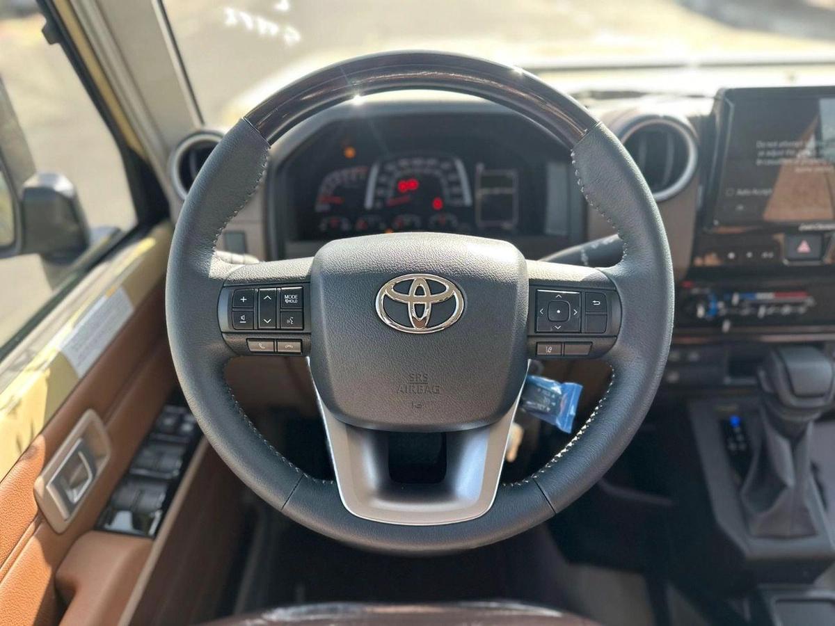 Toyota Land Cruiser Pick Up-5-5