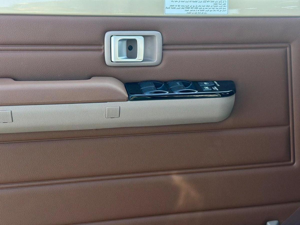 Toyota Land Cruiser Pick Up-9-9