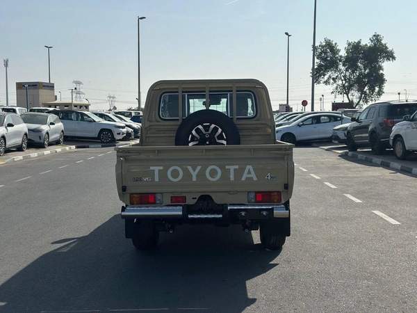 Toyota Land Cruiser Pick Up