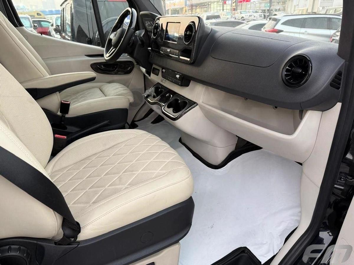 Mercedes-Benz Sprinter 519 VIP BUSINESS VAN - FULL LUXURY OPTION | BRAND NEW | EUROPEAN | 2025-6-6