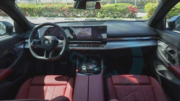 2026 BMW 5-Series 530i M 2.0T RWD 0Km With 3 Years Or 100,000 Km Warranty