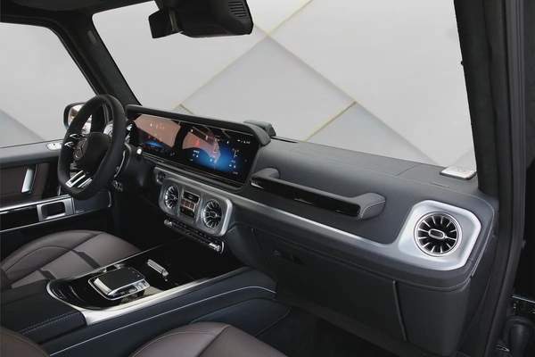 2025 MERCEDES BENZ G63 AMG - FULLY LOADED - BRAND NEW