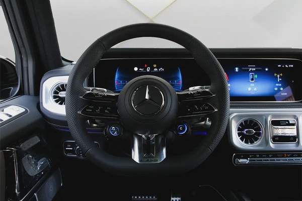 2025 MERCEDES BENZ G63 AMG - FULLY LOADED - BRAND NEW