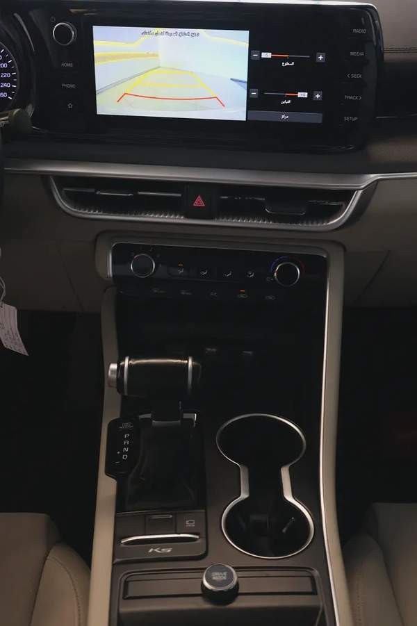 KIA K5 BASE - GCC SPECS - UNDER WARRANTY - FULL SERVICE HISTORY - ACCIDENT FREE - EXCELENT CONDITION