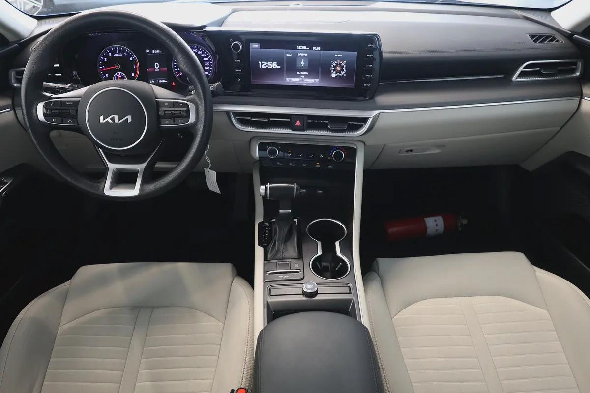 KIA K5 BASE - GCC SPECS - UNDER WARRANTY - FULL SERVICE HISTORY - ACCIDENT FREE - EXCELENT CONDITION-14-14