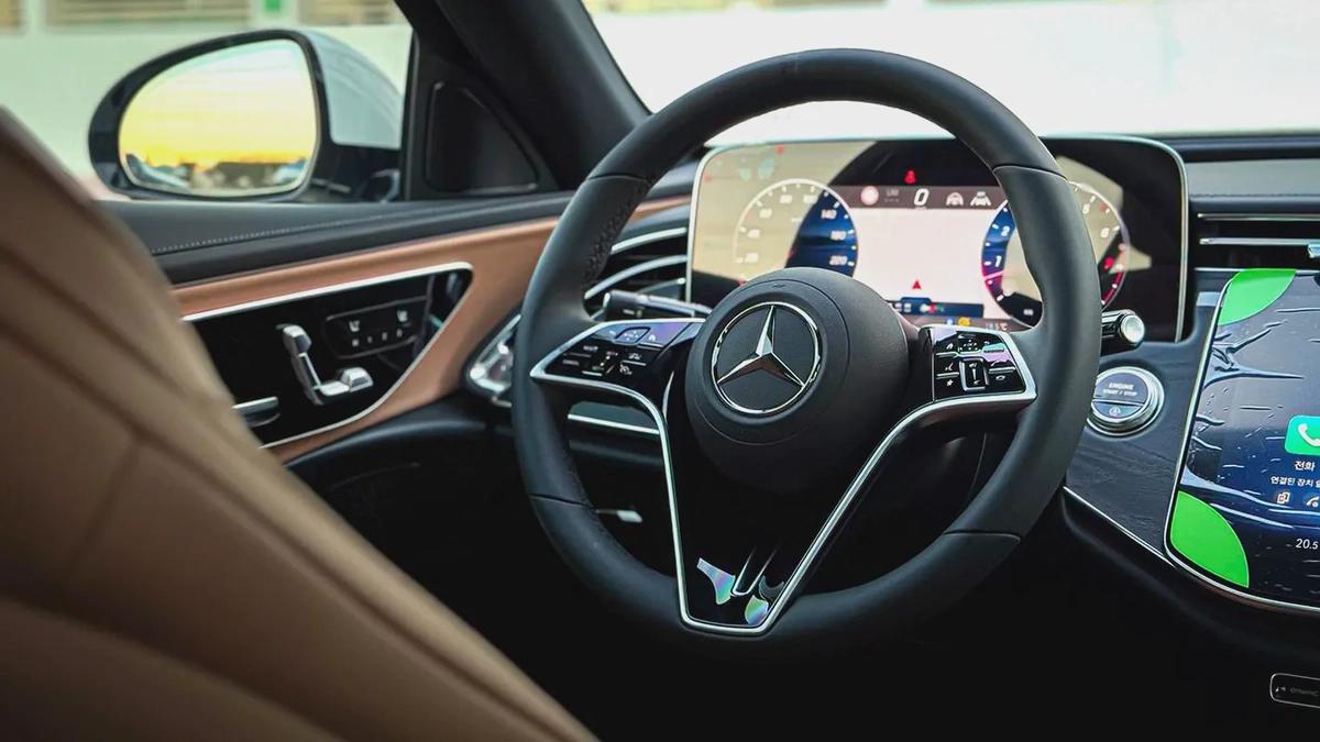 2025 Mercedes-Benz E200 | 0 kms | AMG Package-11-11