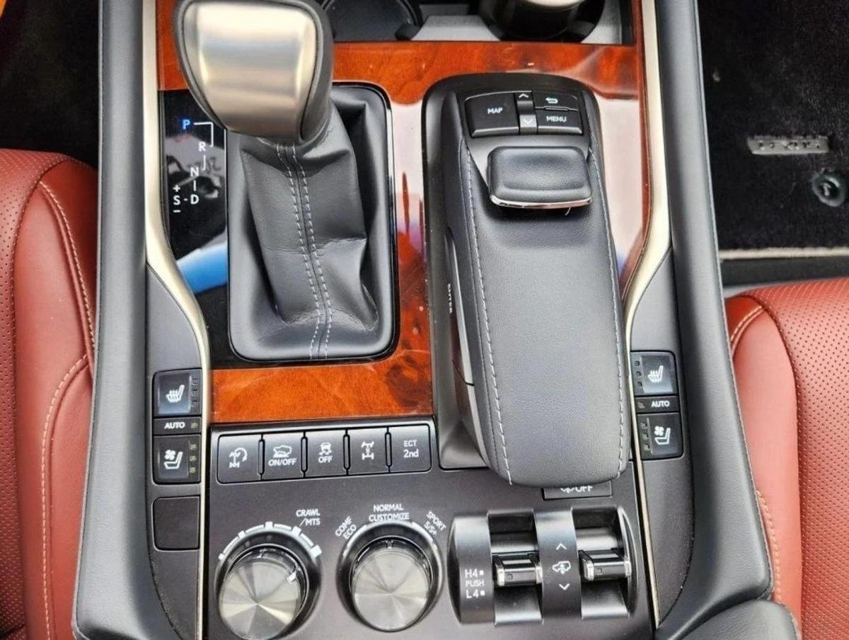 Lexus LX570 Sport-4-4