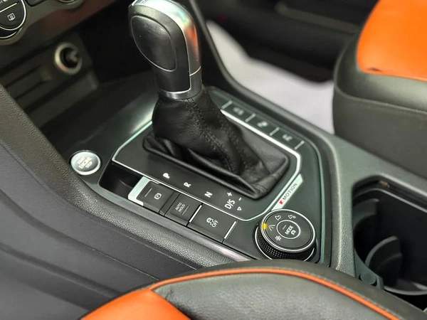 Volkswagen Tiguan 2017 in agency condition, accident-free