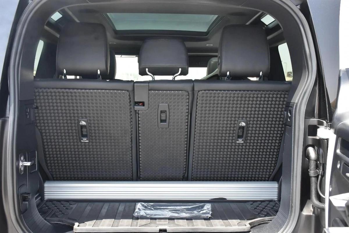 DEFENDER 90 P400 X DYNAMIC SE WHITE | 2024-12-12