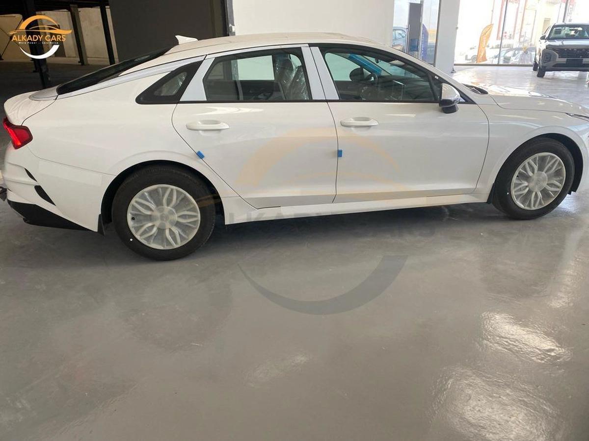 KIA K5 2.5L GDI FWD MODEL 2024 GCC SPECS-2-2