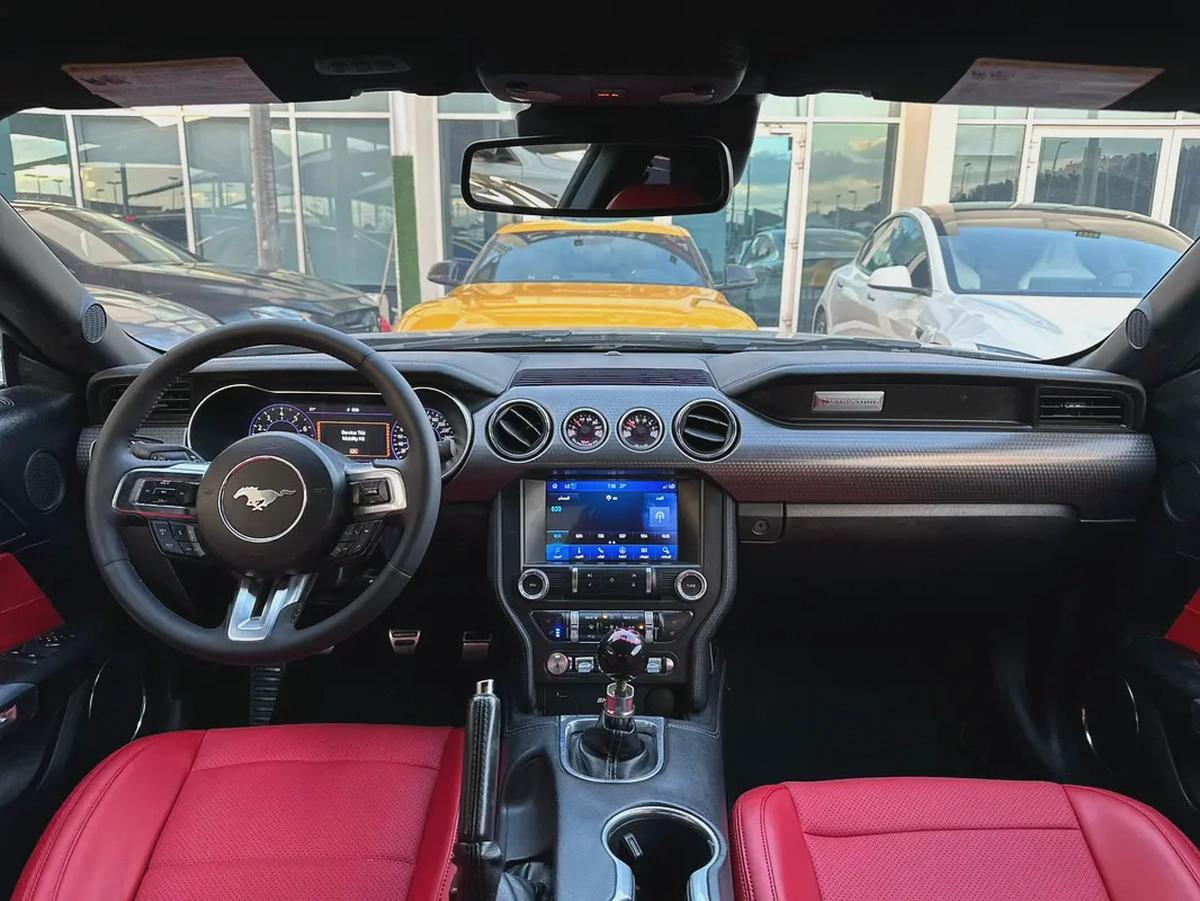 FORD MUSTANG GT5.0 PREMIUM 2018 noor_alseyoh Perfect Condition Manual Gear Full option Degital Speed-7-7