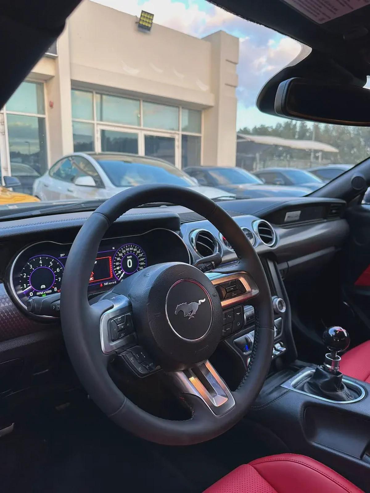 FORD MUSTANG GT5.0 PREMIUM 2018 noor_alseyoh Perfect Condition Manual Gear Full option Degital Speed-9-9