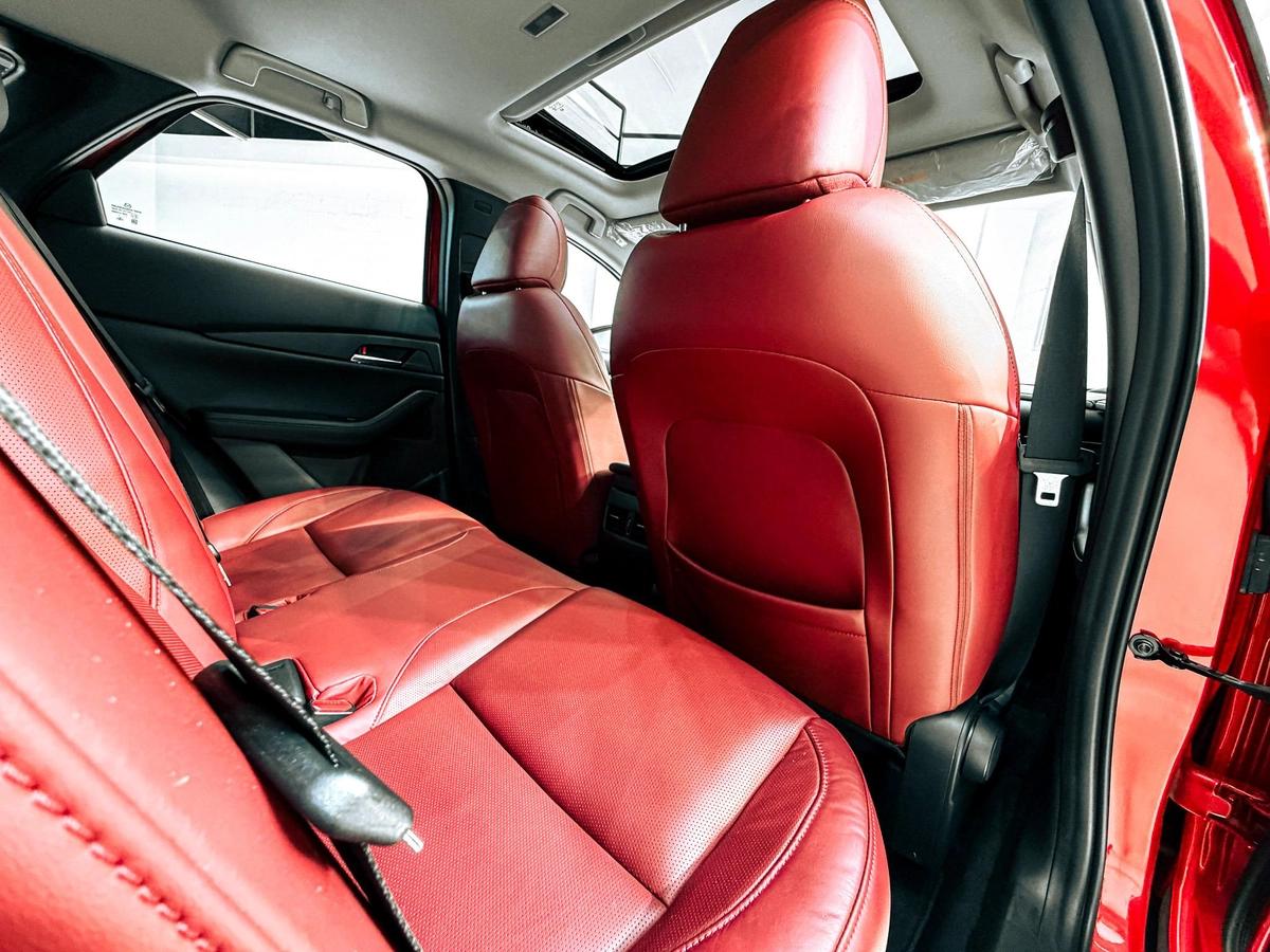 Massive Price Drop!!! // AED 1,100 // 20%DP// 2023 Mazda CX-30 2.0L V4-5-5