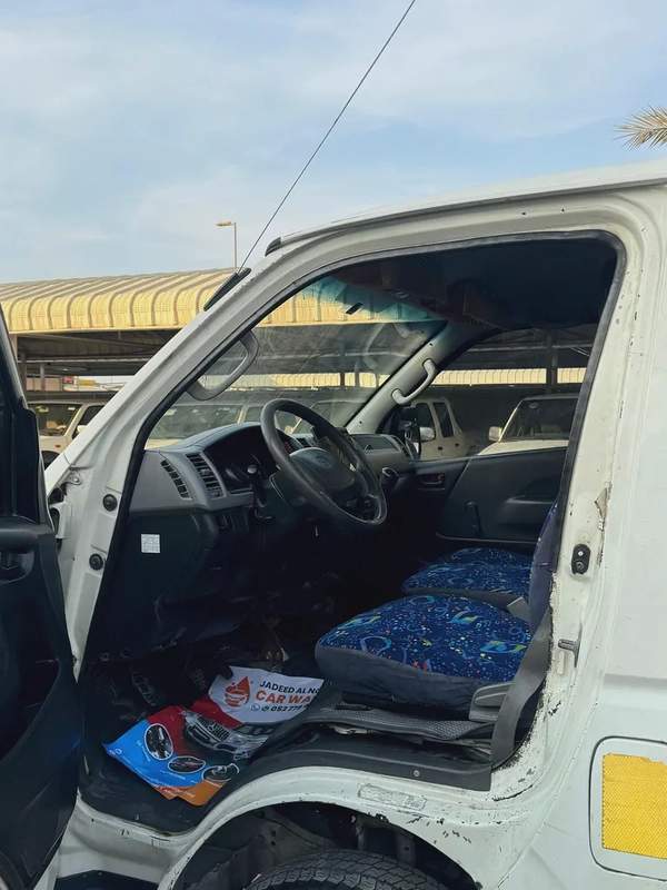 Toyota Hiace Standard 2010 - GCC Specs - Reliable and Affordable