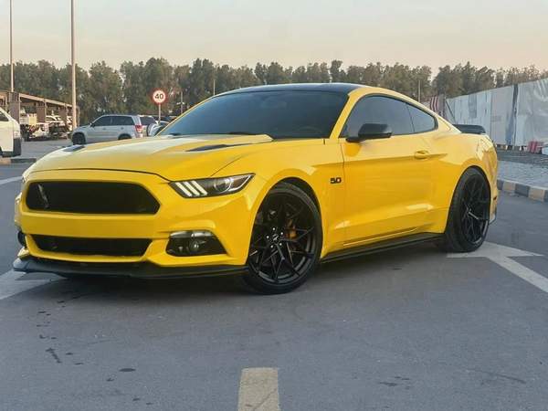 فورد موستانج 2015 مواصفات امريكية GT ٨ سلندر بحالة جيدة