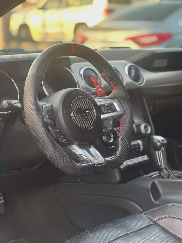 فورد موستانج 2015 مواصفات امريكية GT ٨ سلندر بحالة جيدة