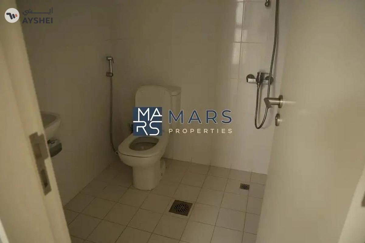 Bright & Spacious– Ideal for Comfort and Convenience!-13-13