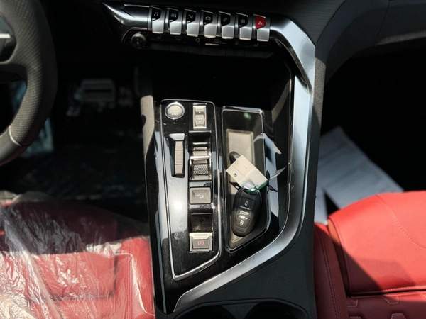 PEUGEOT 3008 GT
