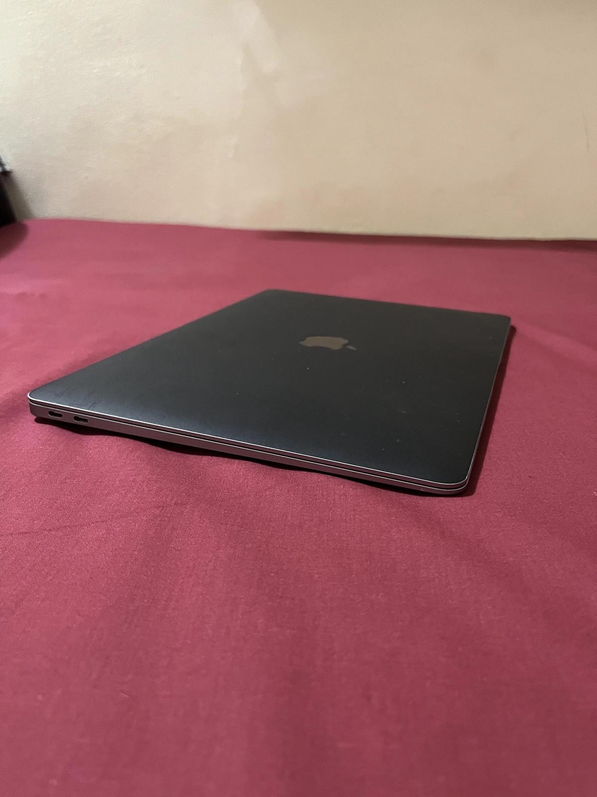 MacBook Air 2018 (TOUCH ID)-3-3