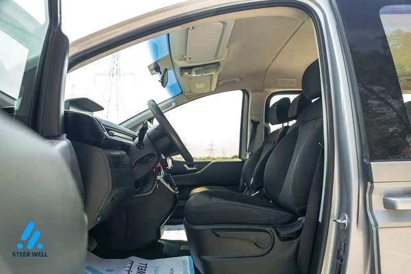 Hyundai Staria Premium