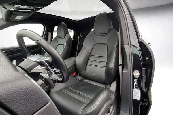 Porsche Cayenne Coupe Platinum Edition l Warranty till 2027