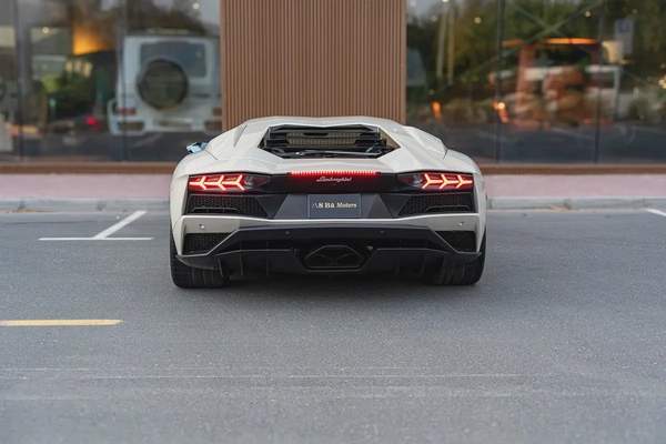 2017 Lamborghini Aventador S | GCC Specs | Super Clean and Low Mileage