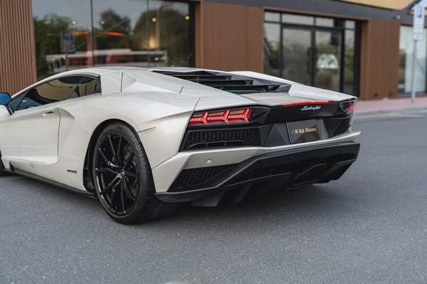 2017 Lamborghini Aventador S | GCC Specs | Super Clean and Low Mileage