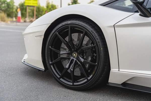 2017 Lamborghini Aventador S | GCC Specs | Super Clean and Low Mileage