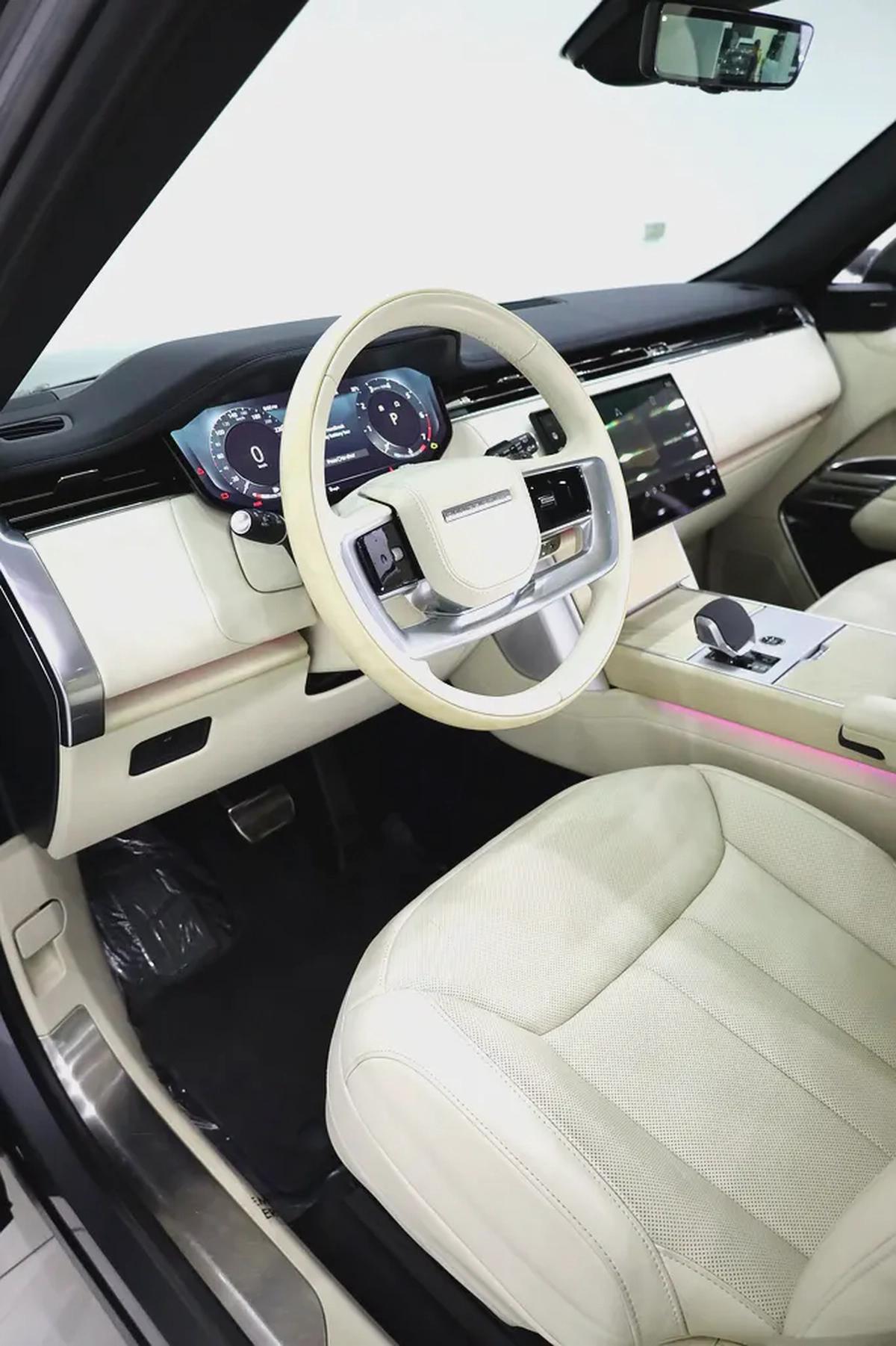 RANGE ROVER V6 P400 FULLY LOADED IN SPECIAL EIGER GRAY AND PERLINI INTERIOR-4-4